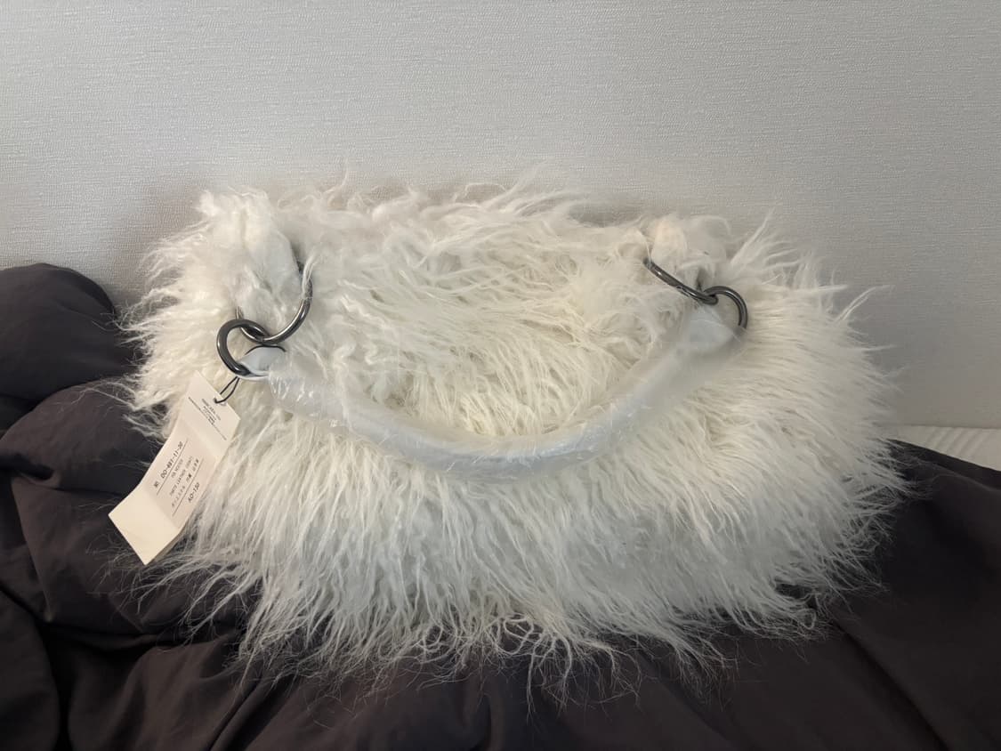 새상품 Y‘SACCS 퍼 숄더백 상품이미지1