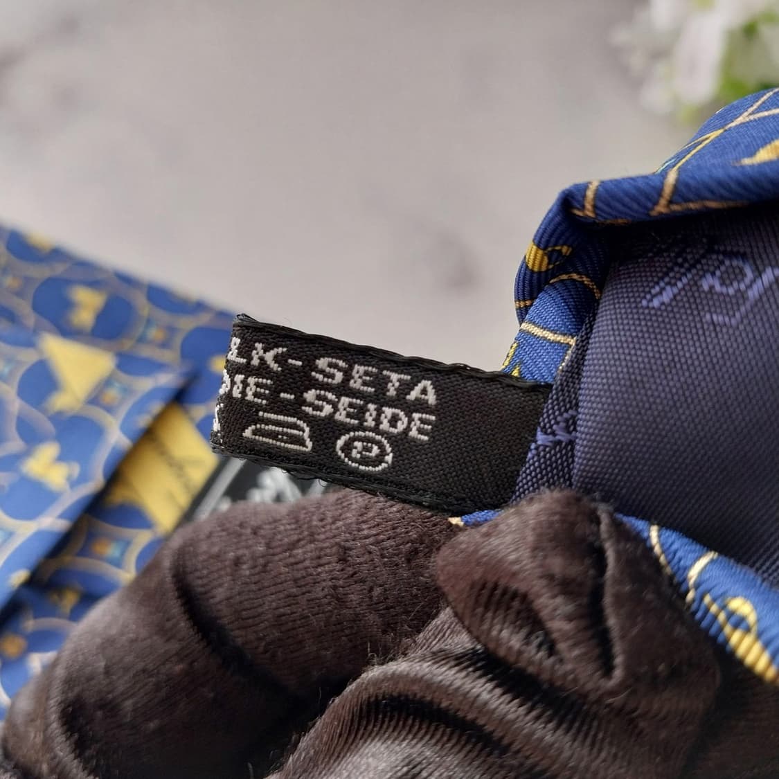 살바토레 페라가모 실크 블루 말 패턴 넥타이 10cm A등급 K1591
 상품이미지10