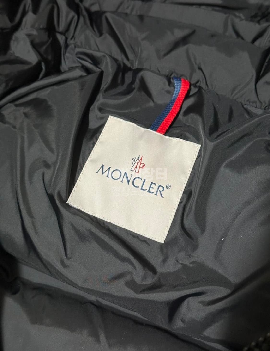 [0] 새상품급 몽클레어 21FW 마르크 (모렐) 패딩 상품이미지3