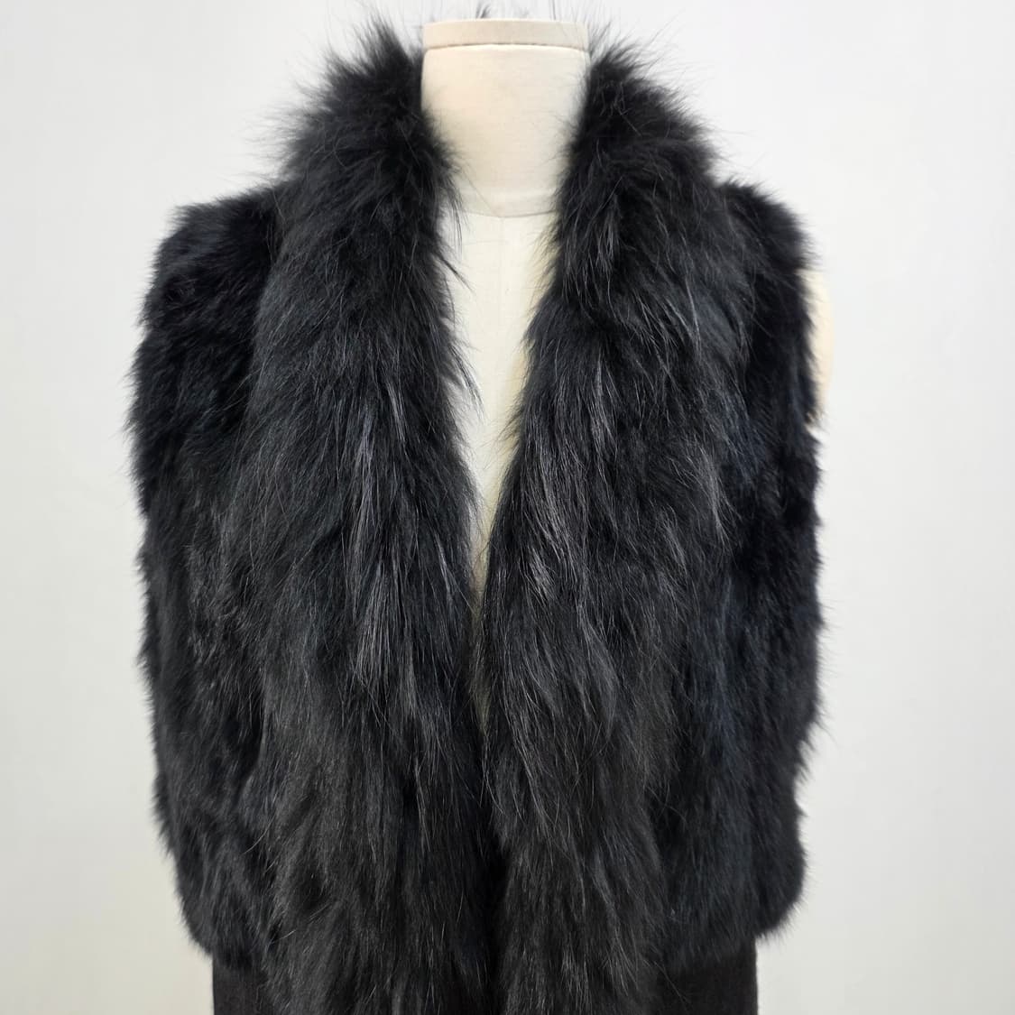 RES 블랙 라쿤퍼 카라 래빗퍼 롱베스트 상품이미지4