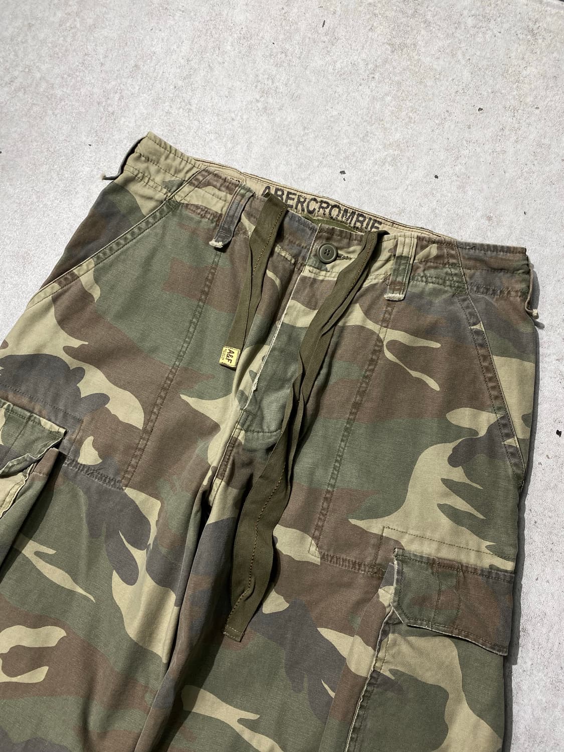 [L] Abercrombie 아베크롬비 카모플라쥬 카고 와이드팬츠 상품이미지2