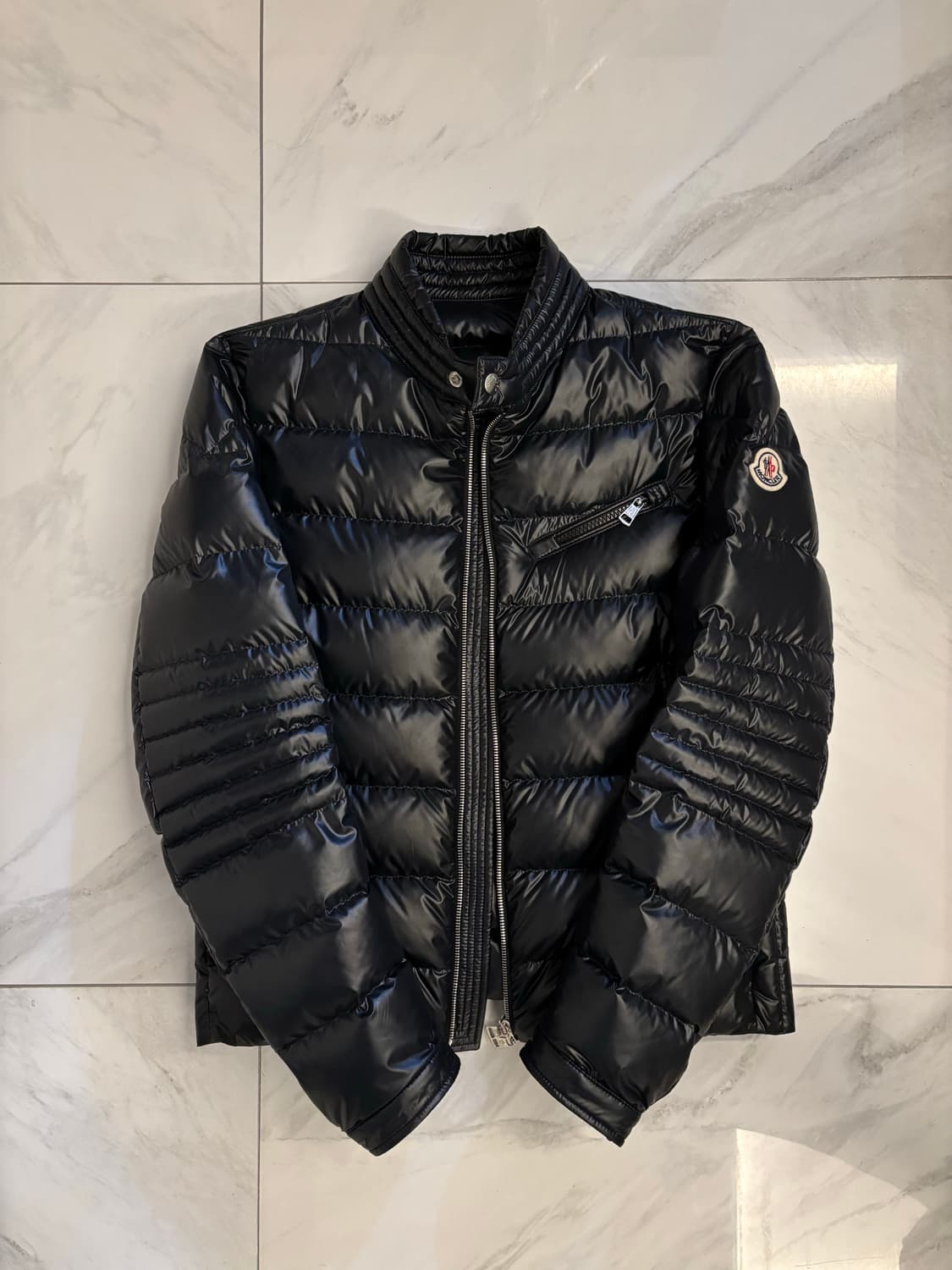 몽클레어 오띠 유광 경량패딩 상품이미지1