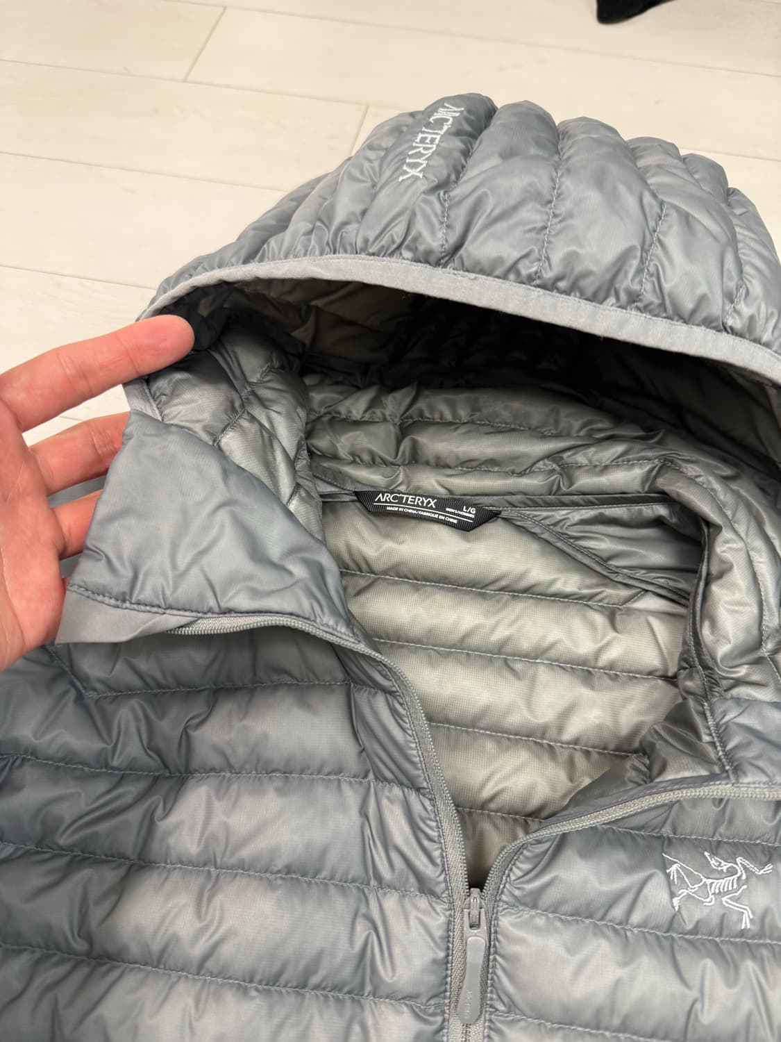 아크테릭스 세륨 하리브리드 L 사이즈 그레이색상  진짜 실물 고급스럽습니 상품이미지4