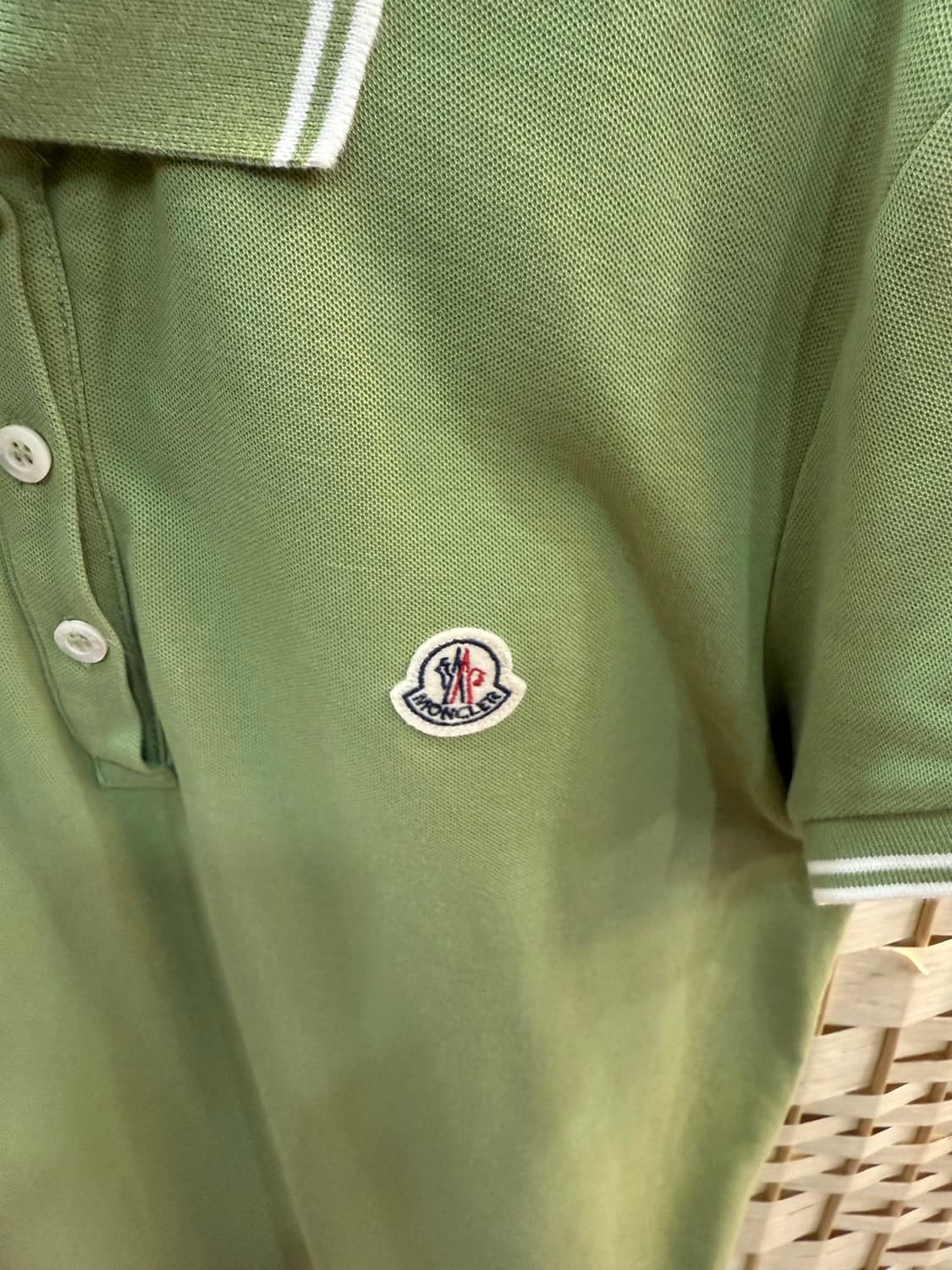 66 정품 몽클레어 반팔 팝니다 상품이미지3