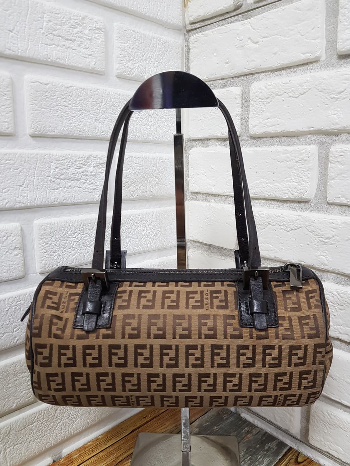 [정품] 펜디 주카 바게트백 원통백 상품이미지2