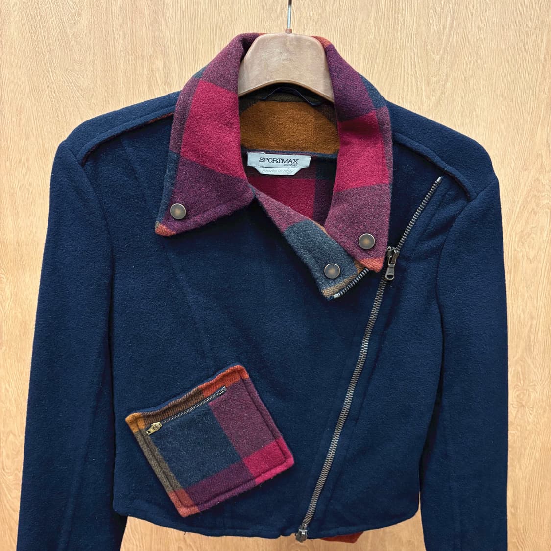 막스마라 스포트막스 라이더 자켓 체크 배색 카라 포켓 디테일 블랙 상품이미지4