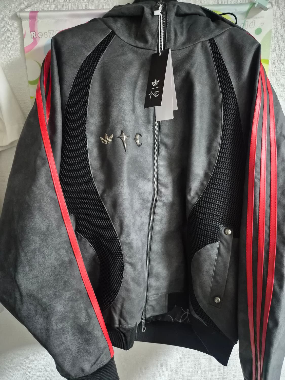 떠그클럽 x 아디다스 m size  1회착 최상급 상품이미지2