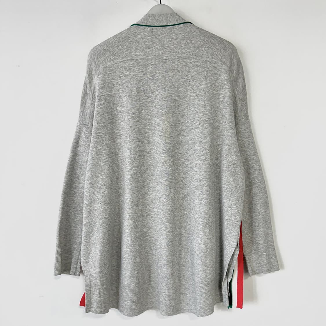 오즈세컨 오버핏 배색 라인 니트 가디건 상품이미지5