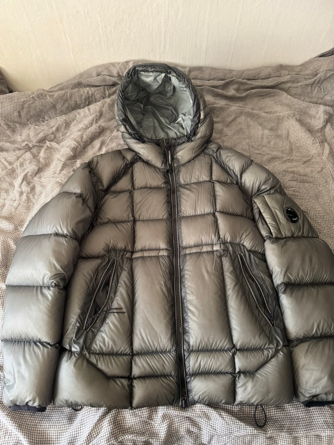 Cp컴퍼니 dd쉘 그레이 50(L) 상품이미지1