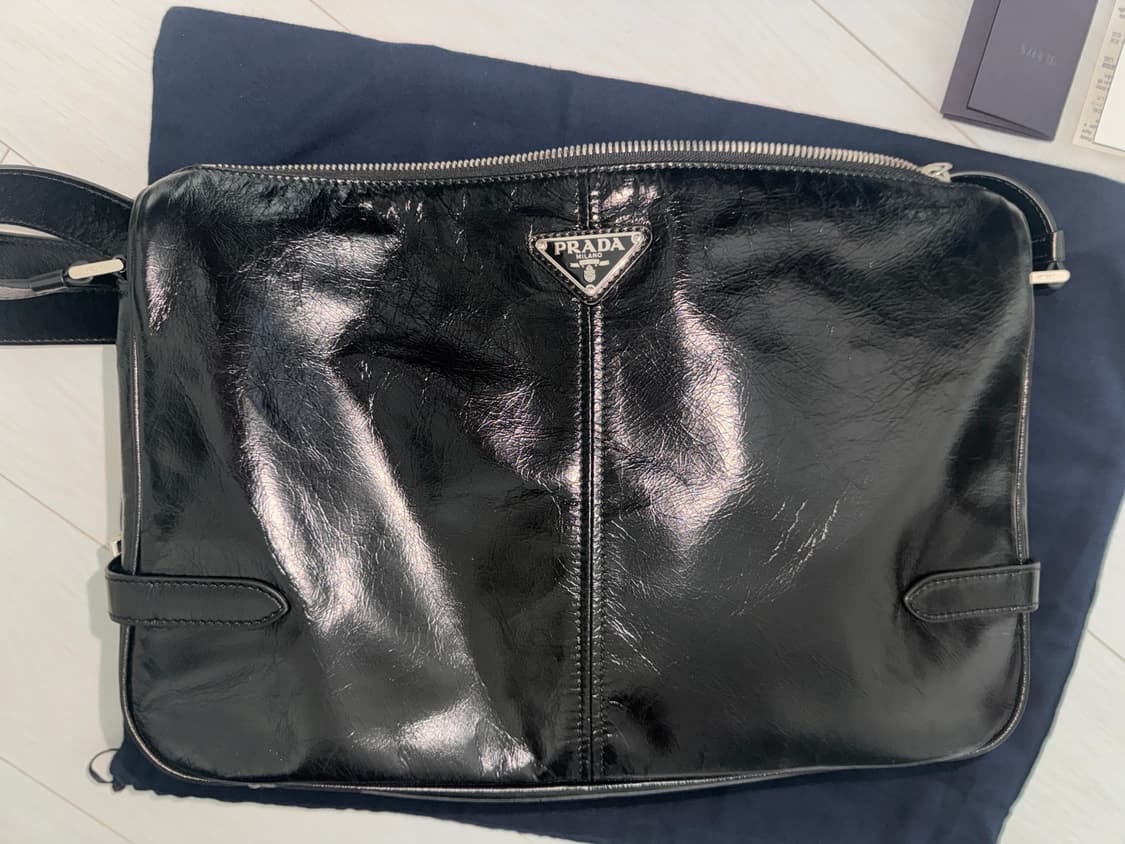 프라다 소프트럭스 크로스백 상품이미지1