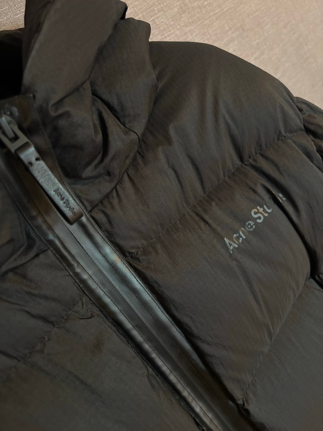 아크네 스튜디오 후드 패딩 블랙 34 상품이미지3