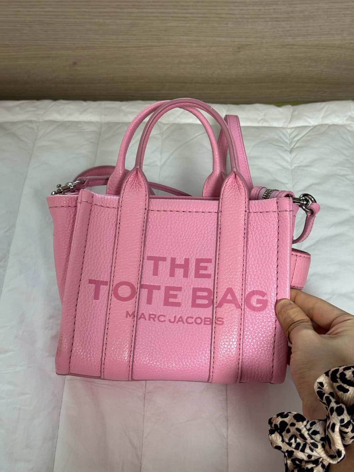 마크제이콥스 더 토트백 레더 상품이미지1