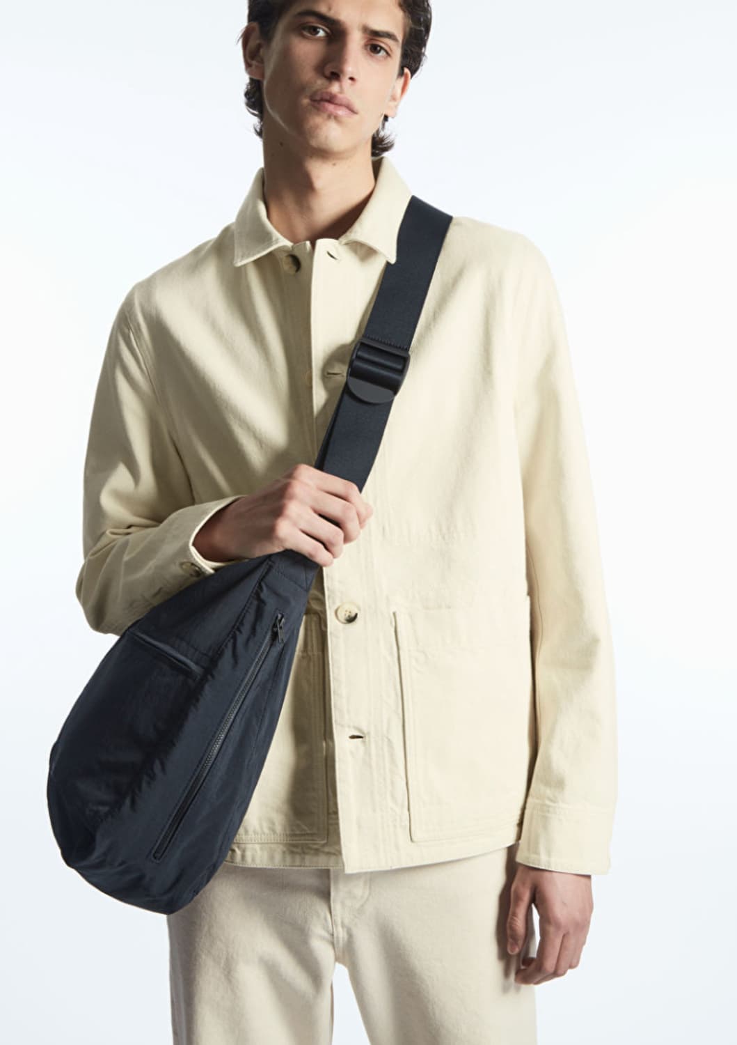 코스 소프트 나일론 메신저백 상품이미지7