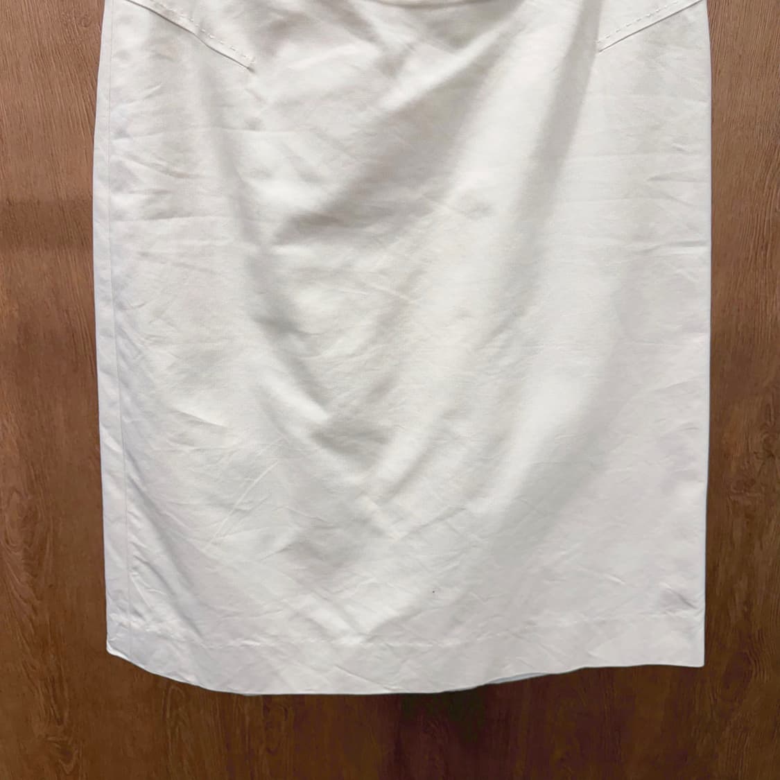 버버리 런던 미디 스커트 사이드 절개 백 슬릿 디테일 A라인 아이보리 상품이미지5