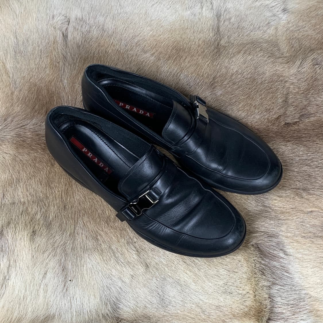 프라다 스포츠 버클 로퍼 상품이미지2