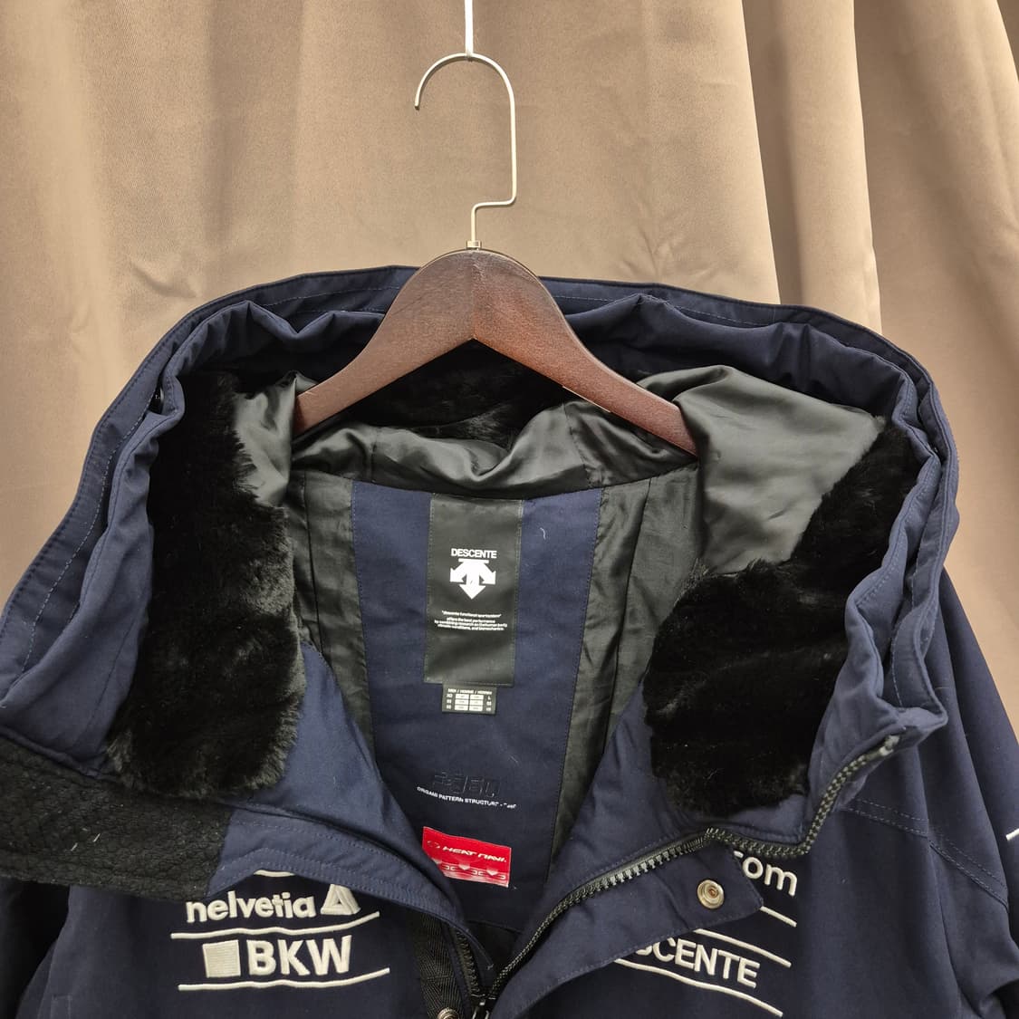 데상트 대장급 스페셜라인 스위스스키 아우디 다운패딩 110 상품이미지2