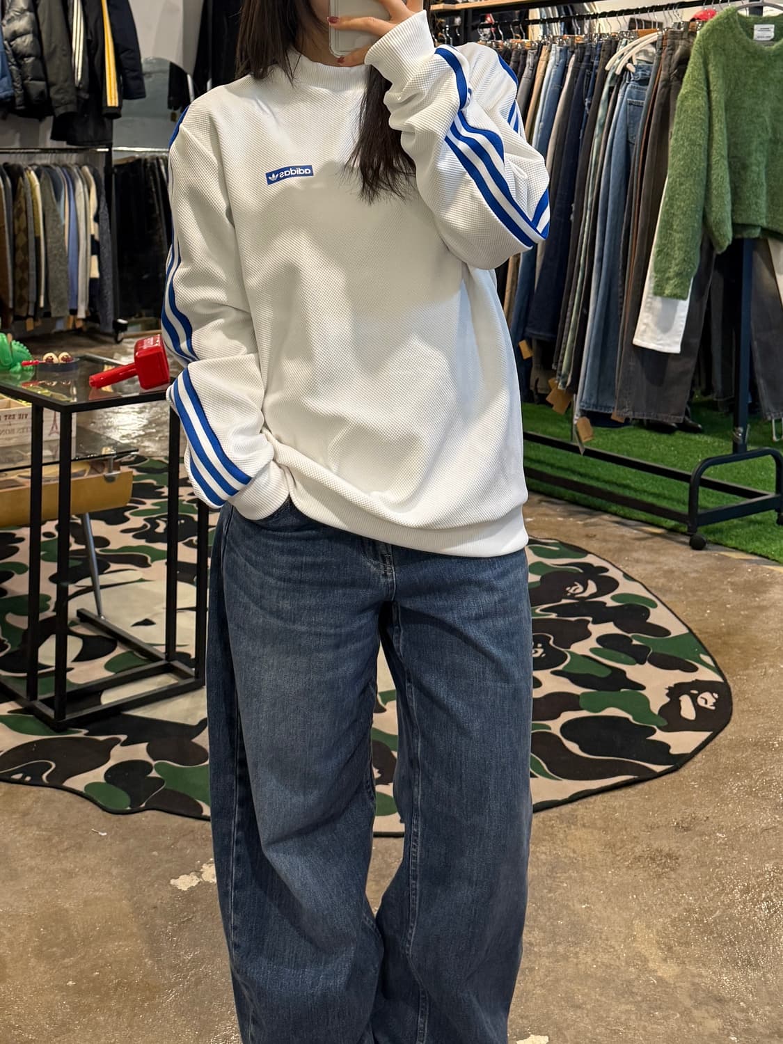 아디다스 화이트 블루 와플 맨투맨 상품이미지5