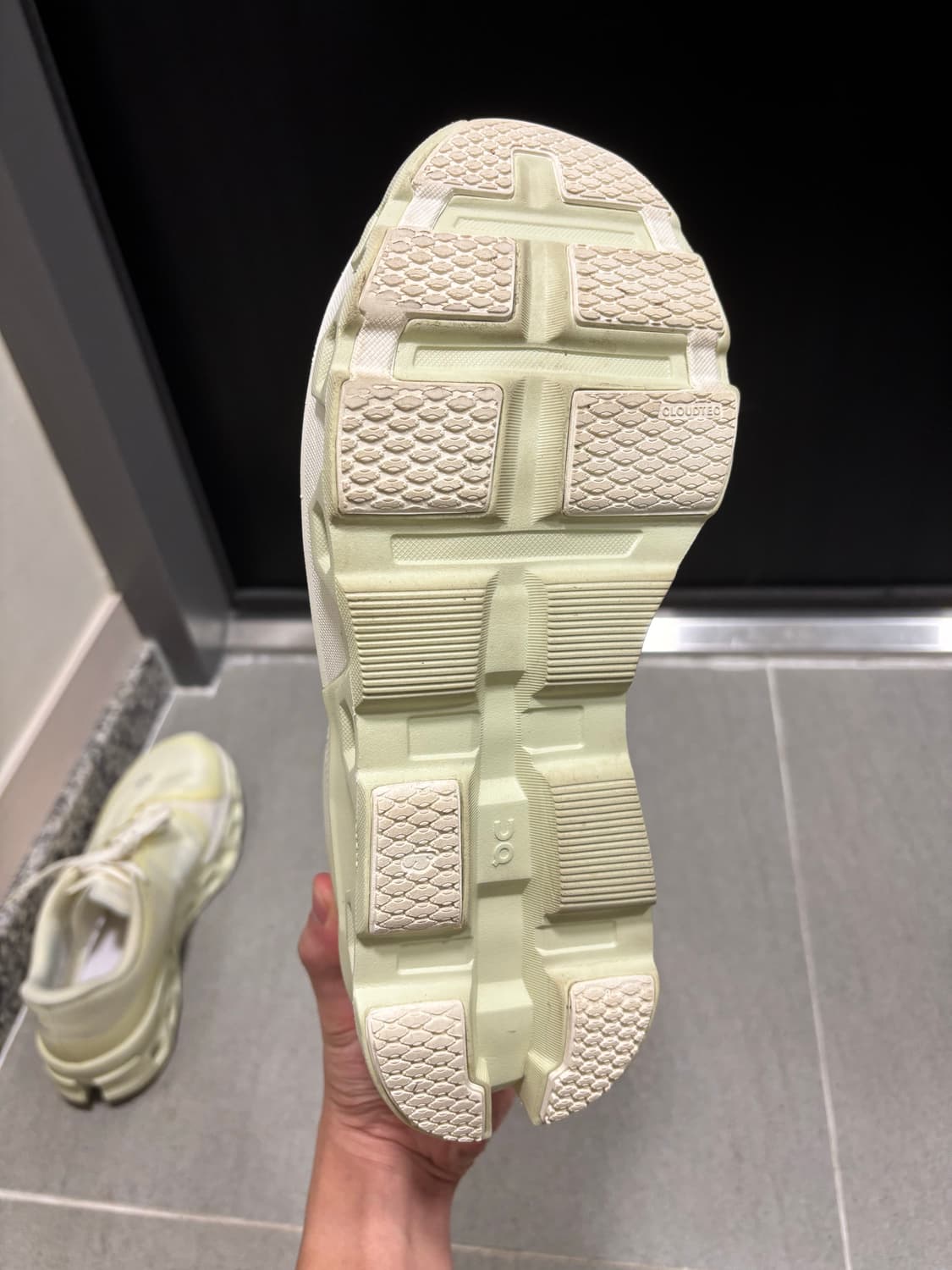 온러닝 파프 클라우드몬스터 2 시들링 화이트 상품이미지8