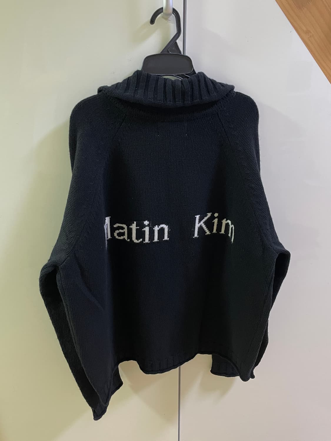 마뗑킴 백 로고 니트 집업 상품이미지2