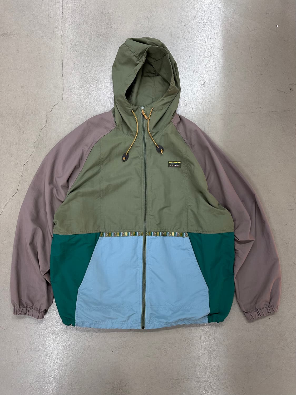 🔥엘엘빈 배색 후드 바람막이 자켓입니다🔥 상품이미지3