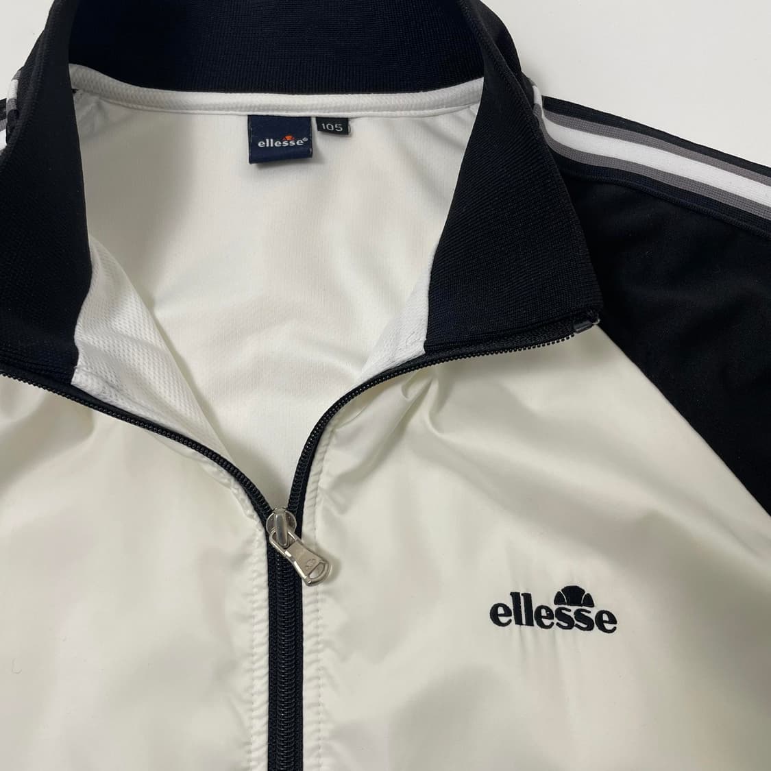 엘레쎄 바람막이 져지 상품이미지2