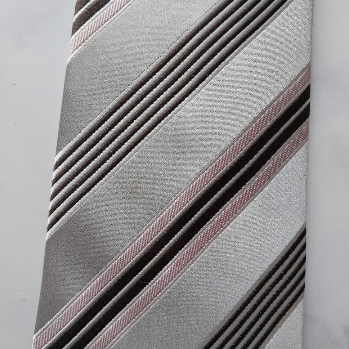 에르메네질도 제냐 실크 스트라이프 넥타이 9.1cm B등급 K1757
 상품이미지6