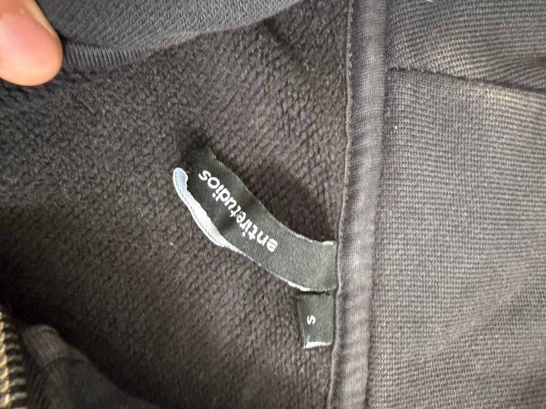 엔타이어 스튜디오 워시드 블랙 크롭 후드집업 상품이미지4