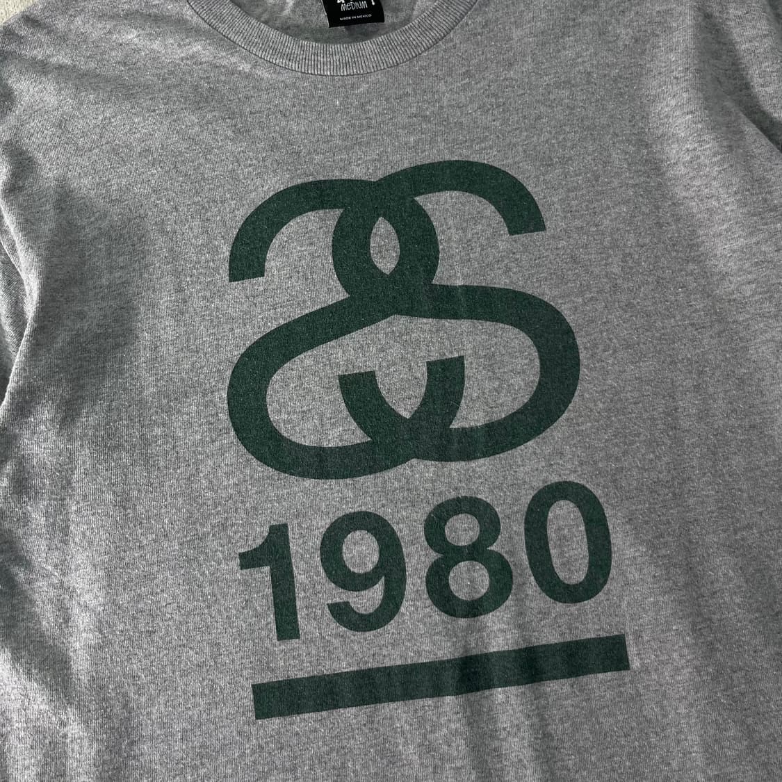 100 스투시 1980 SS 로고 그레이 반팔 티셔츠 상품이미지2