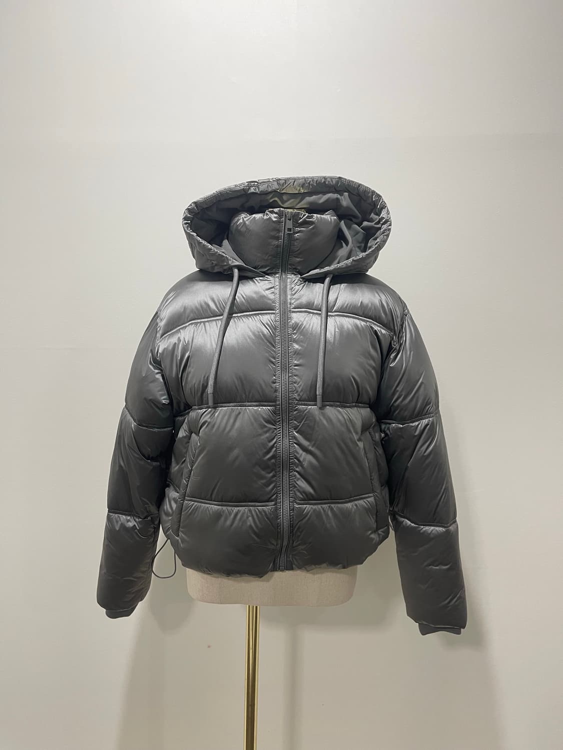 [새상품] ZARA 여성 숏 패딩 그레이 M 러닝패딩 추천 상품이미지2