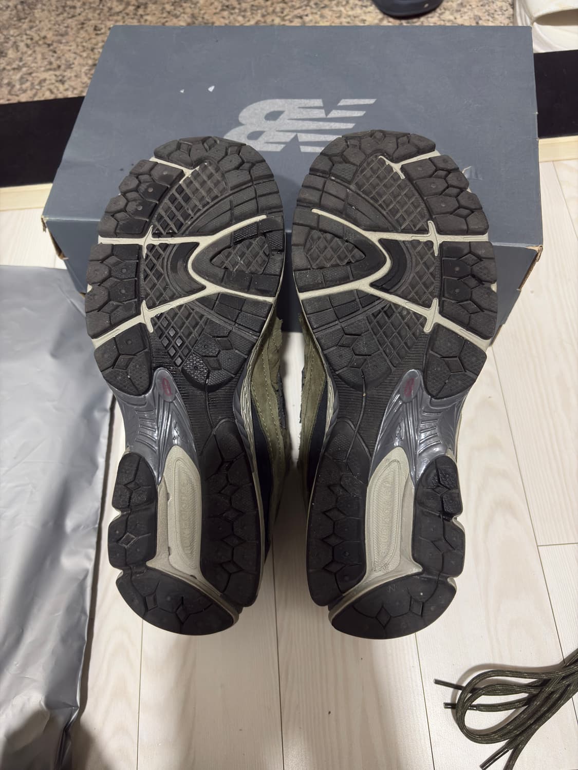 뉴발란스 M2002RDN 카키 275 상품이미지8