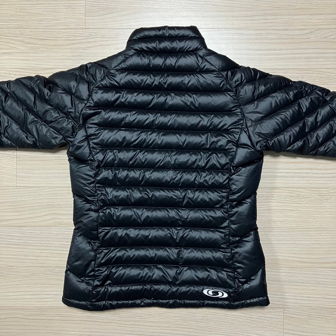 살로몬 구스 다운 프로우먼 경량 패딩 상품이미지4