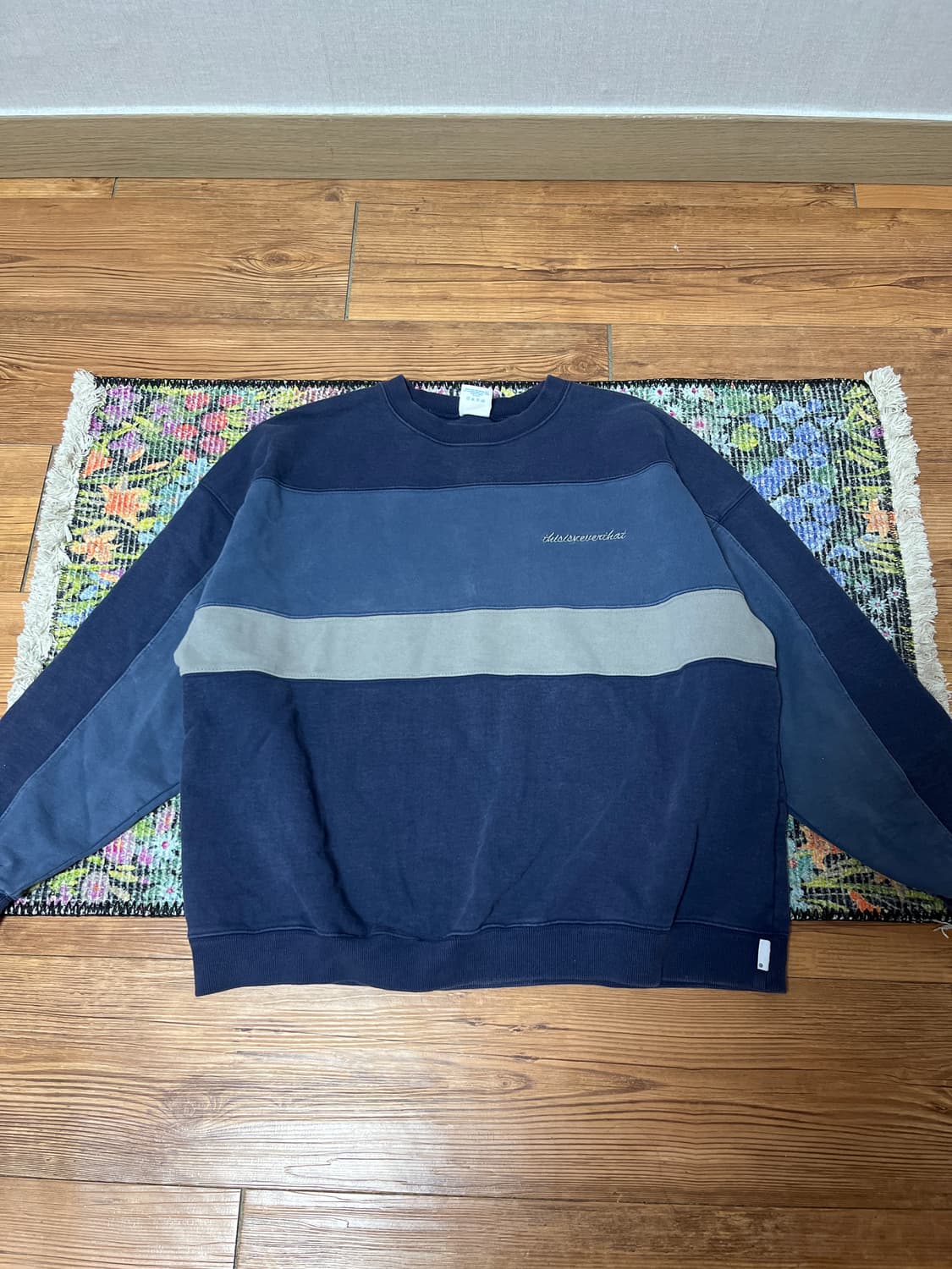 디스이즈네버댓 맨투맨 상품이미지1