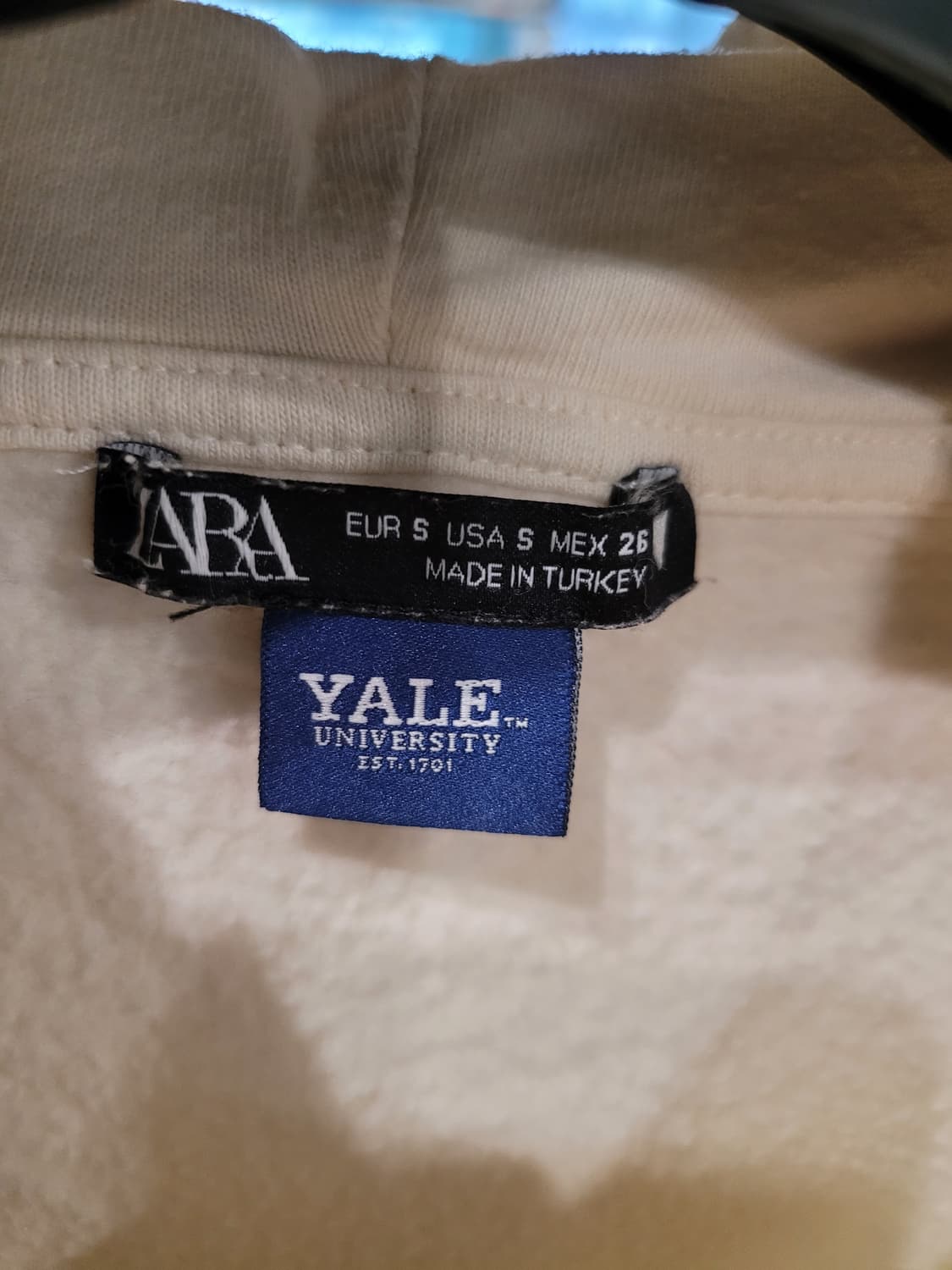 [ZARA x YALE] S 자라 예일 콜라보 슬리브리스 후드티 상품이미지4