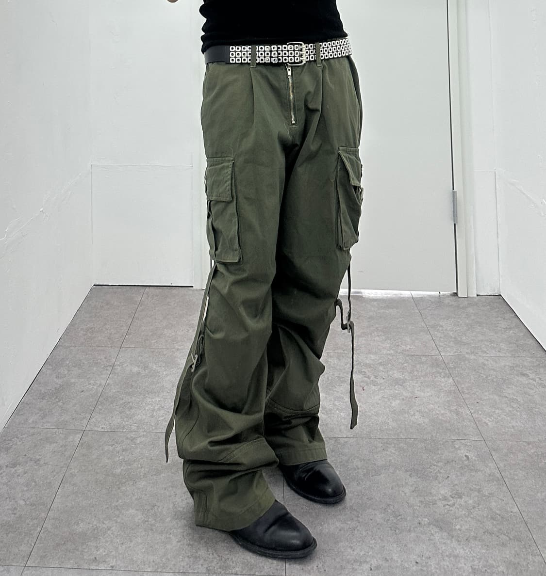 Studded Military Pleat Zip Cargo Trouser 상품이미지5