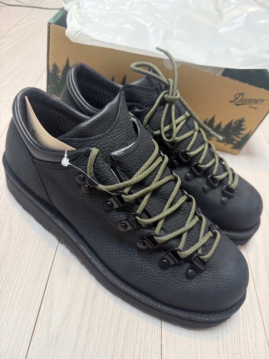 대너 마운틴 릿지 로우 블랙 트래킹 부츠 상품이미지1