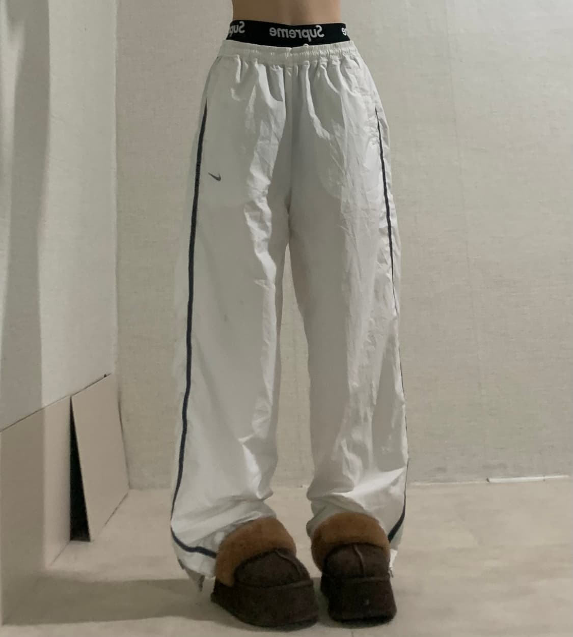 white wide fit training pants 상품이미지2