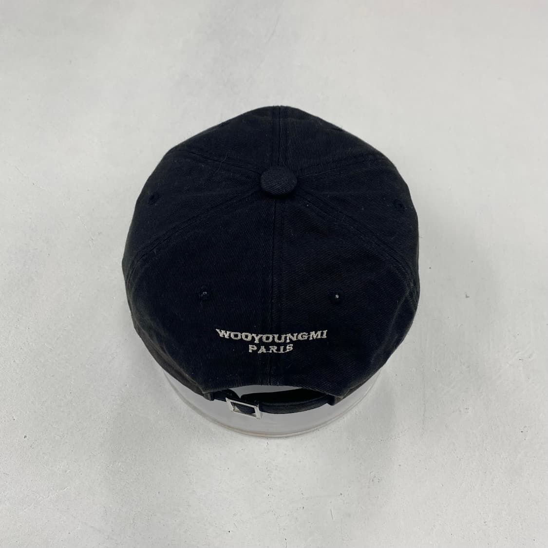 우영미 스몰 로고 블랙 볼 캡 상품이미지3