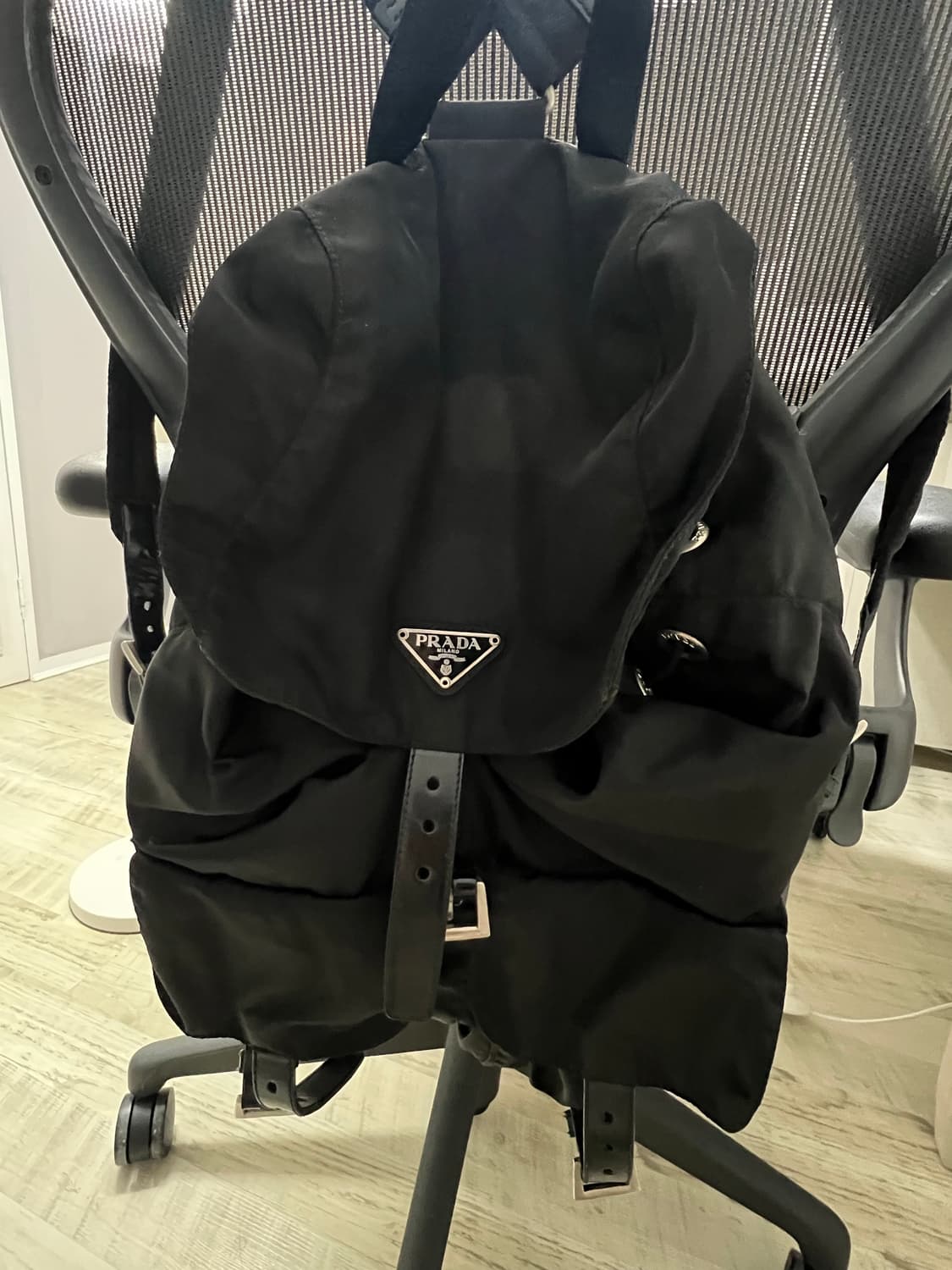 프라다 나일론 백팩 미듐 상품이미지2