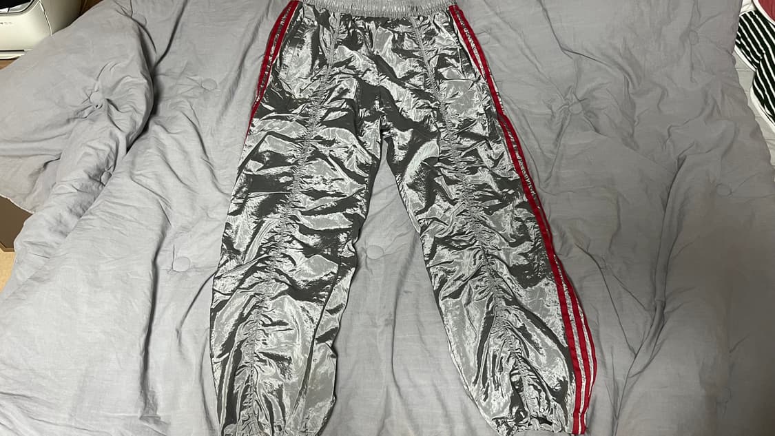 아디다스 x 떠그 클럽 우븐 트랙 팬츠 라이트 오닉스 실버 메탈릭 상품이미지1