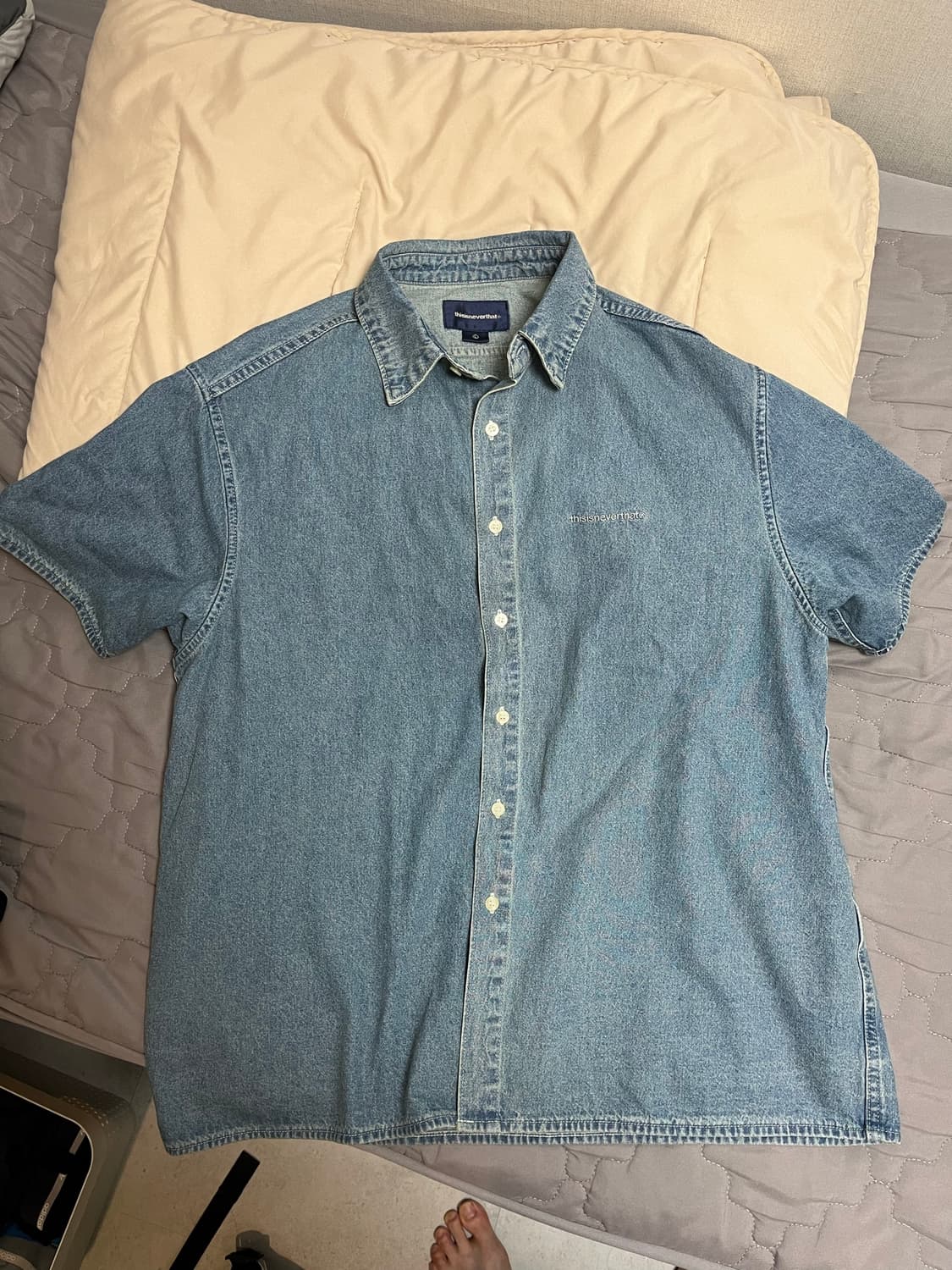 디스이즈네버댓 Washed Denim s/s Shirt 상품이미지1