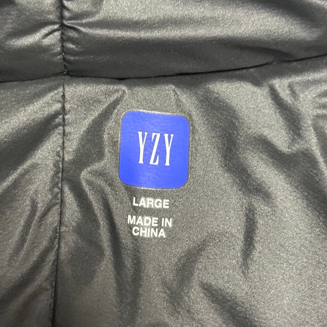 이지 갭 엔지니어드 바이 발렌시아가 모크넥 풀오버 퍼퍼 블랙 상품이미지3