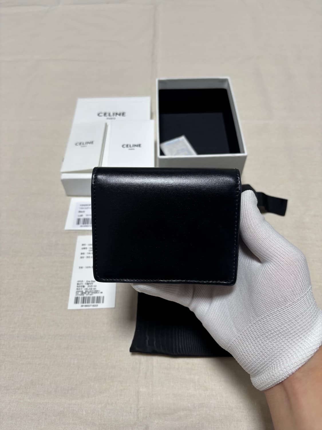 셀린느 트리옹프 카프스킨 플랩 지갑  상품이미지3