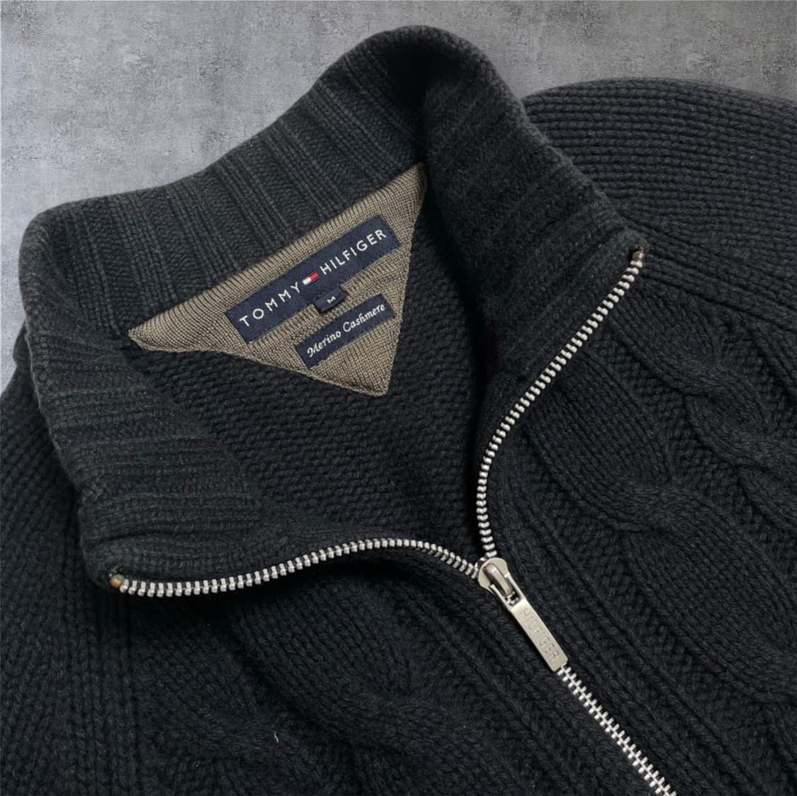 타미힐피거 블랙 캐시미어 혼방 케이블 니트 집업 M 상품이미지3