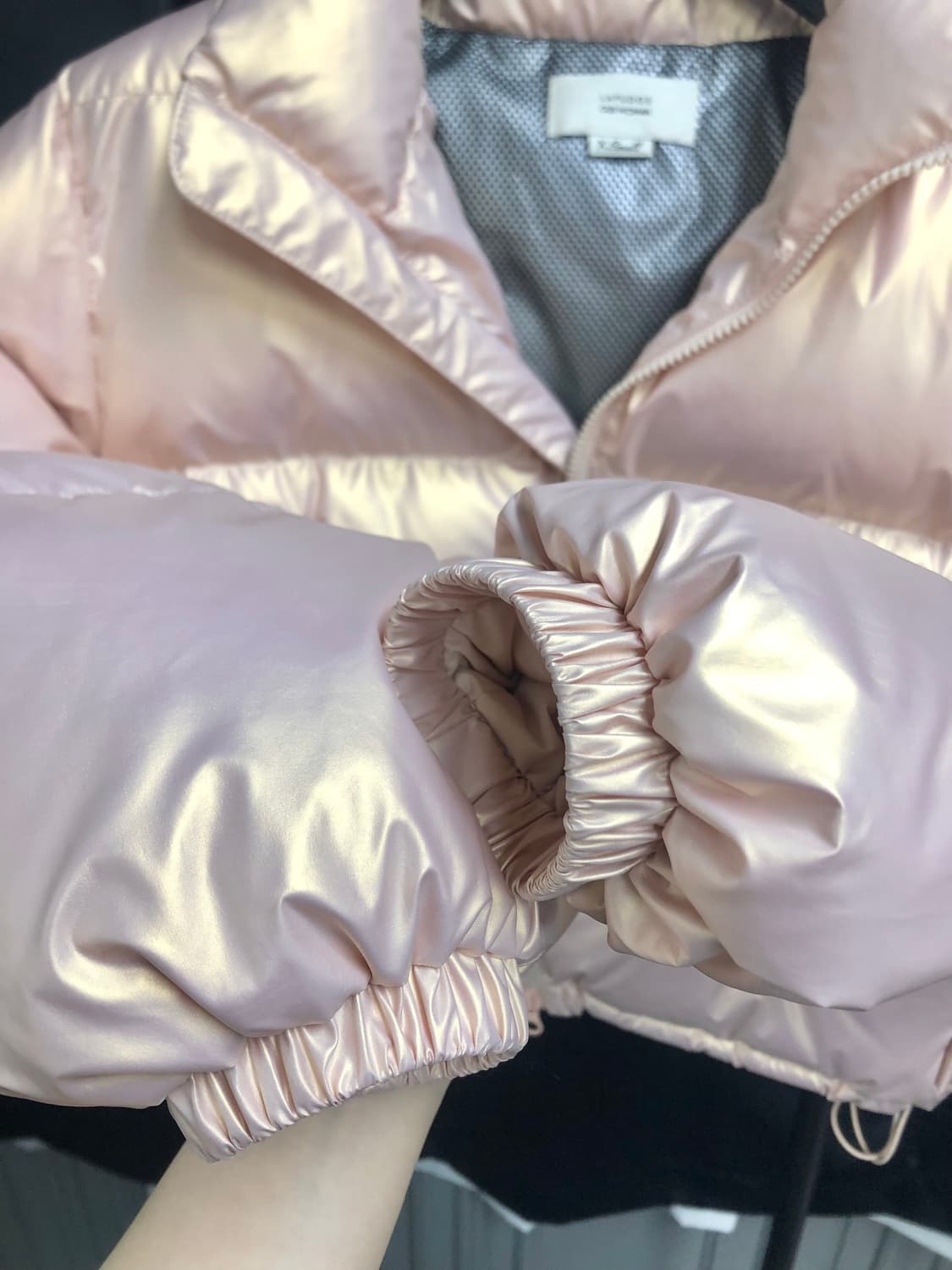 라퍼지포우먼 라퍼지스토어 글로시 크롭 푸퍼 패딩 핑크 상품이미지3