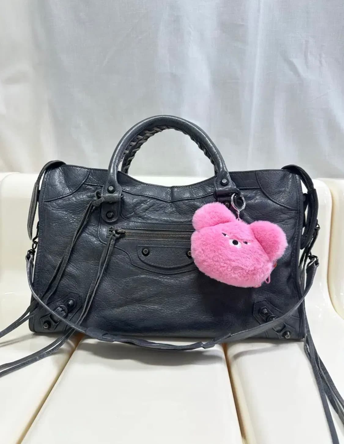 발렌시아가 시티 모터백 미디움 다크그레이 흑장 상품이미지8