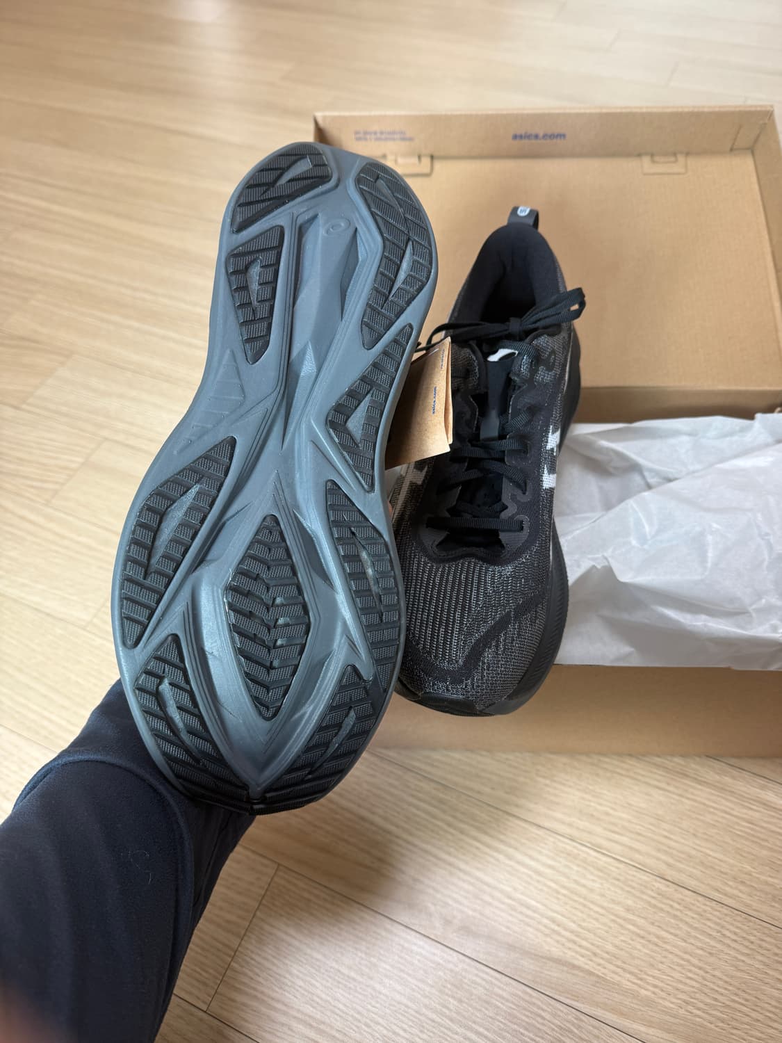 280) 259,000원 아식스 슈퍼블라스트 2 블랙 화이트 상품이미지3