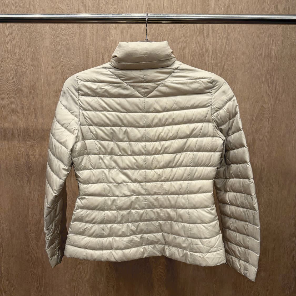 막스마라 위켄드 경량 다운 패딩 자켓 퀄팅 패턴 디테일 라이트 베이지  상품이미지3