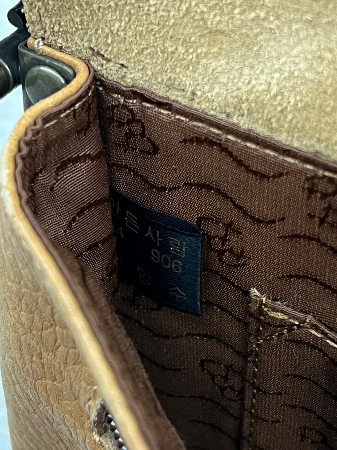 피에르 발망 90s 레더 플랩 크로스백 상품이미지9