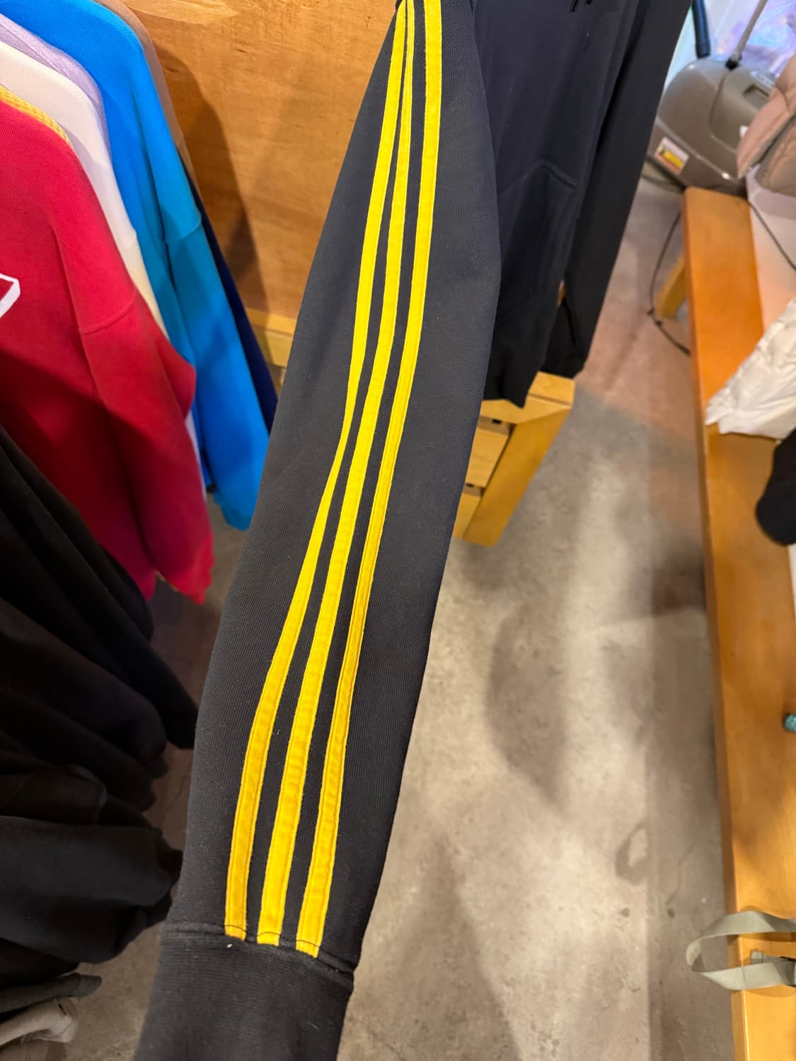 아디다스 옐로우 삼선 후드티 상품이미지2