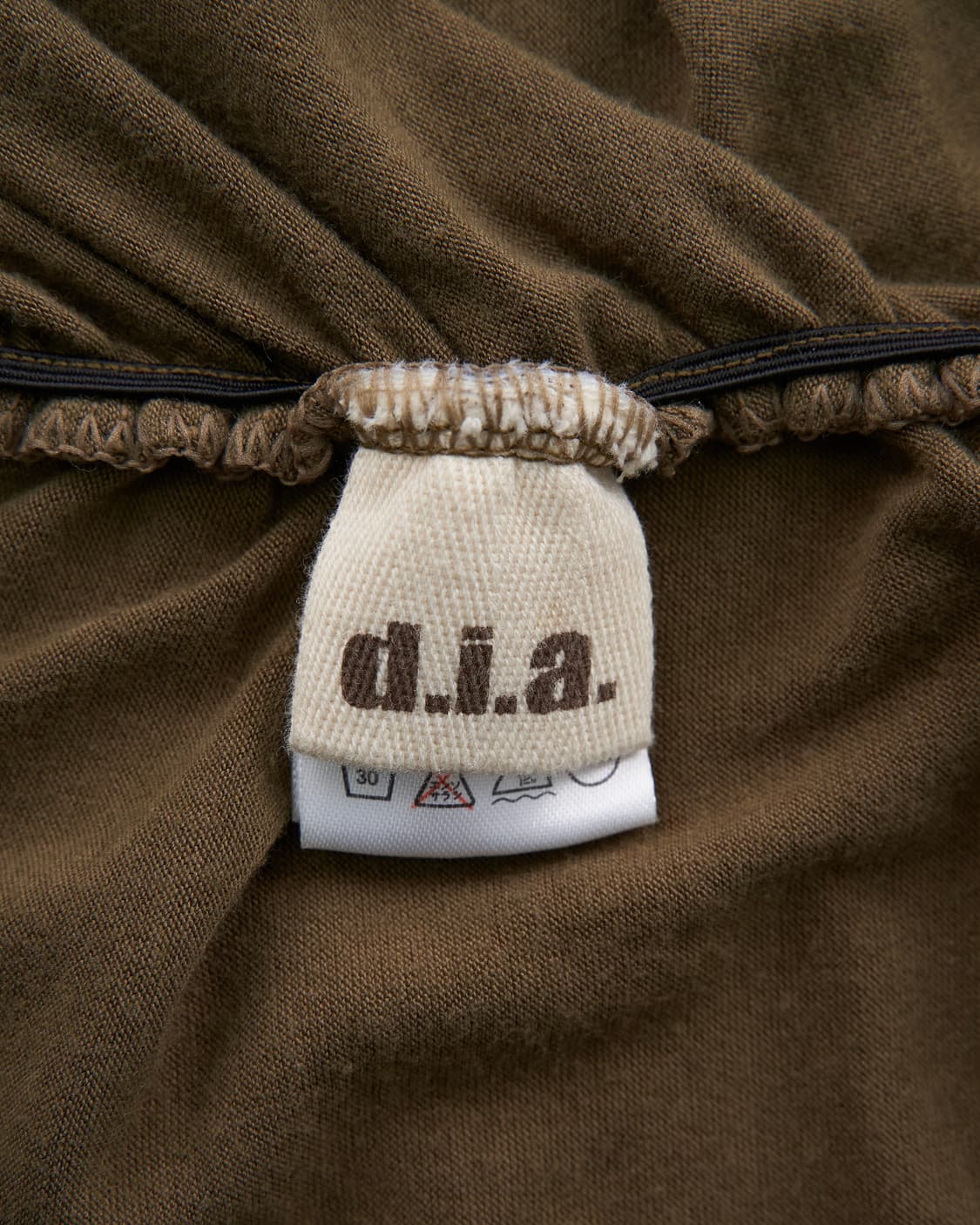 d.i.a 백 크로스 스트랩 포인트 반팔티 상품이미지4